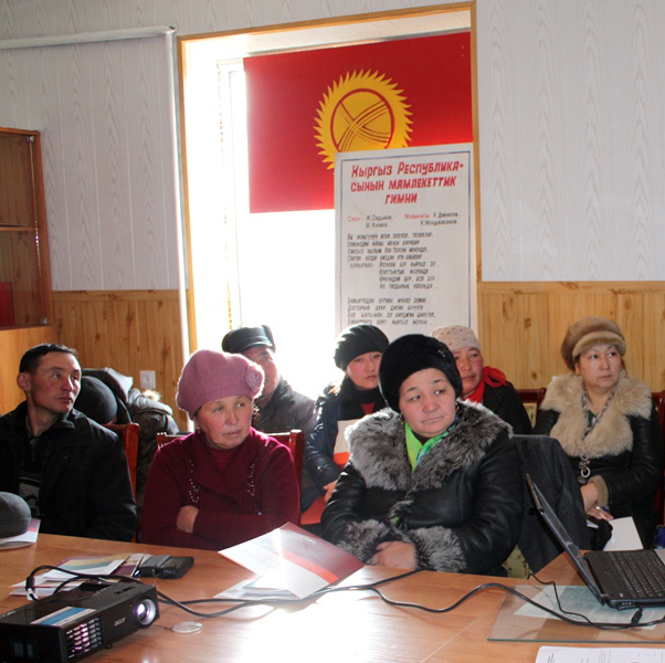 Для представителей трех айылных аймаков Тонского района были проведены тренинги по налогообложению