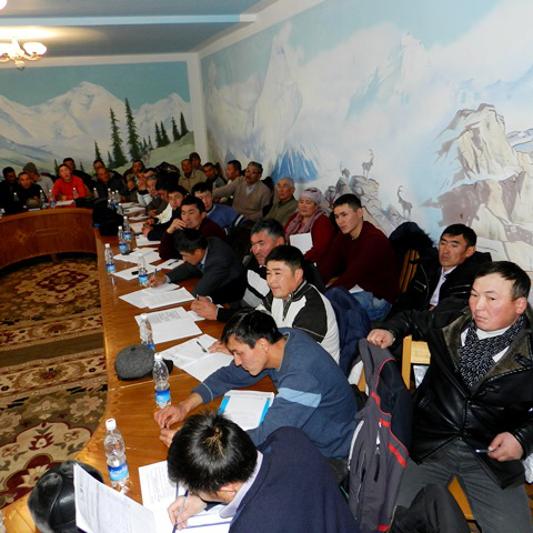 Для глав и специалистов органов МСУ Иссык-Кульской и Джалал-Абадской областей проводятся семинары по управлению земельными ресурсами