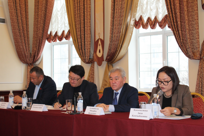 В Бишкеке презентован Доклад Жогорку Кенешу КР о воздействии законодательства на развитие МСУ в Кыргызской Республике