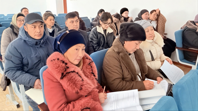 Аялдар, жаштар жана ишкерлер үчүн финансылык сабаттуулук боюнча семинар Ат-Башы районунда өттү
